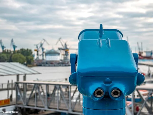Münzfernglas am Hamburger Hafen