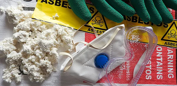 FFP3-Maske, Schutzhandschuhe, Warnhinweise und Giftstoffe